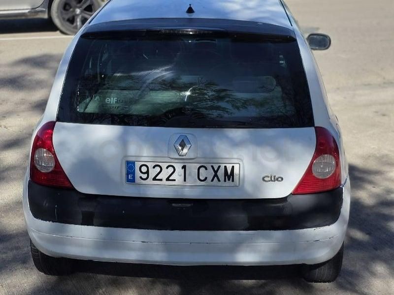 Usado Renault Clio II Authentique 65 CV (47 kW) 2004 Blanco Berlina