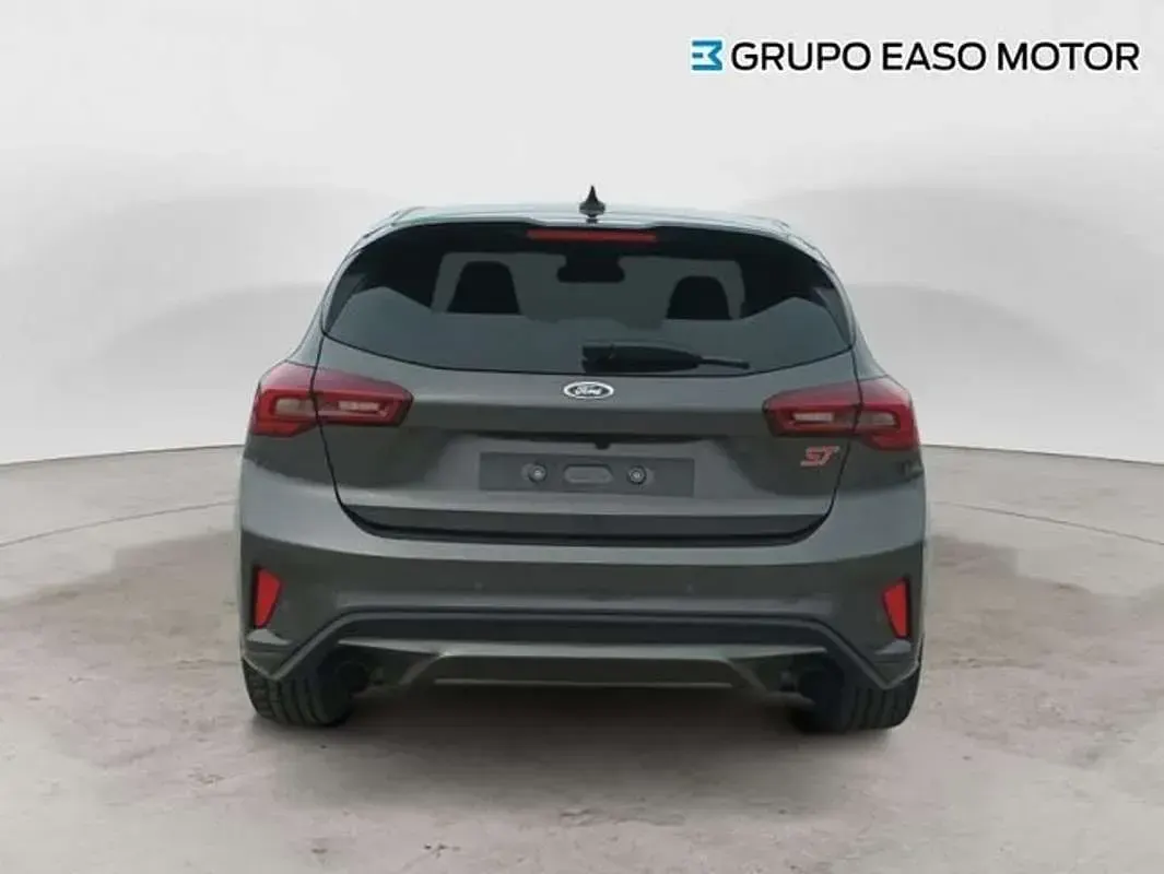 Usado Ford Focus ST 280 CV (205 kW) 2025 Gris Utilitario