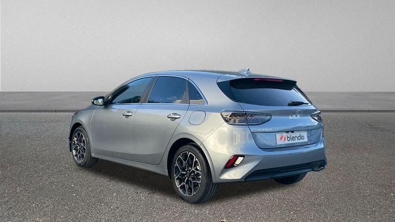 Nuevo Kia Ceed Style 100 CV (73 kW) 2025 Gris Utilitario