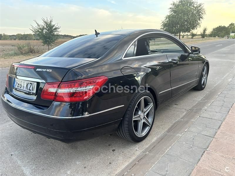 Usado Mercedes E220 Elegance 170 CV (125 kW) 2011 Negro Coupe