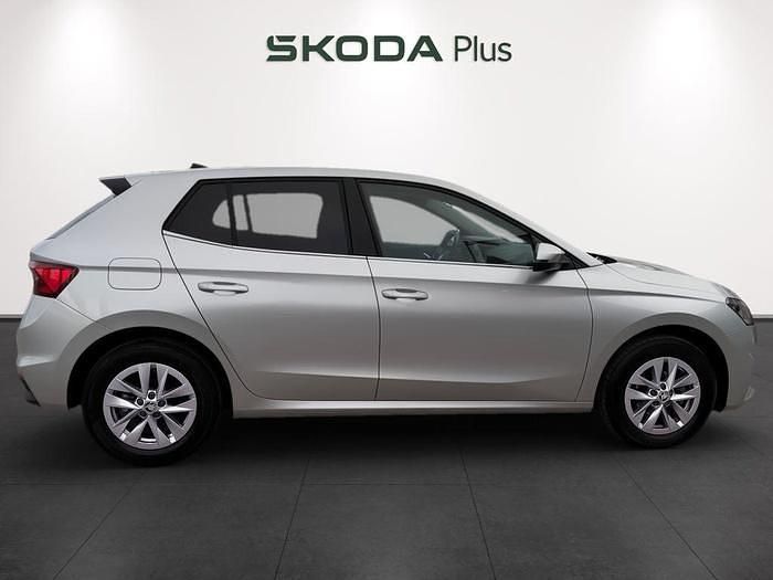 Usado Skoda Fabia Selection 95 HP (69 kW) 2024 Cinzento Sedan