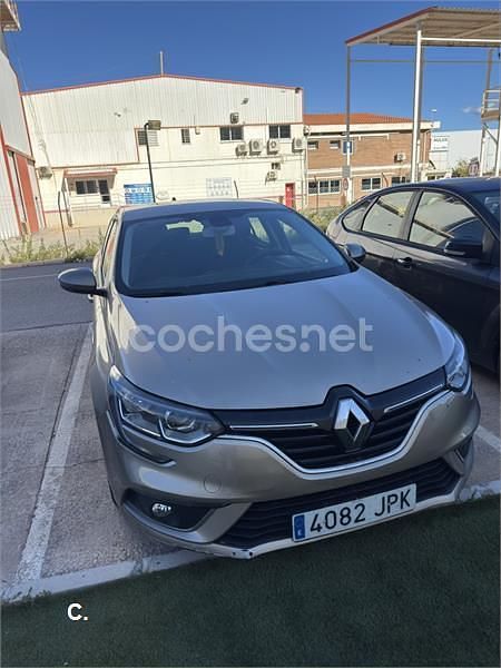 Beige Usado 2016 Renault Mégane IV Intens Berlina | 7400 € (Buen precio) - Imagen 1/4