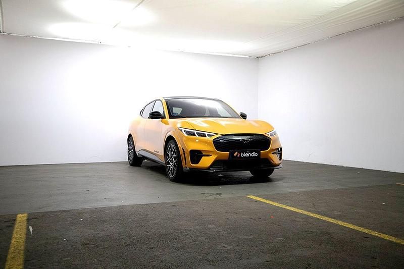 Usado Ford Mustang Mach-E GT Extended Range 358 kW (487 CV) 2023 Naranja SUV