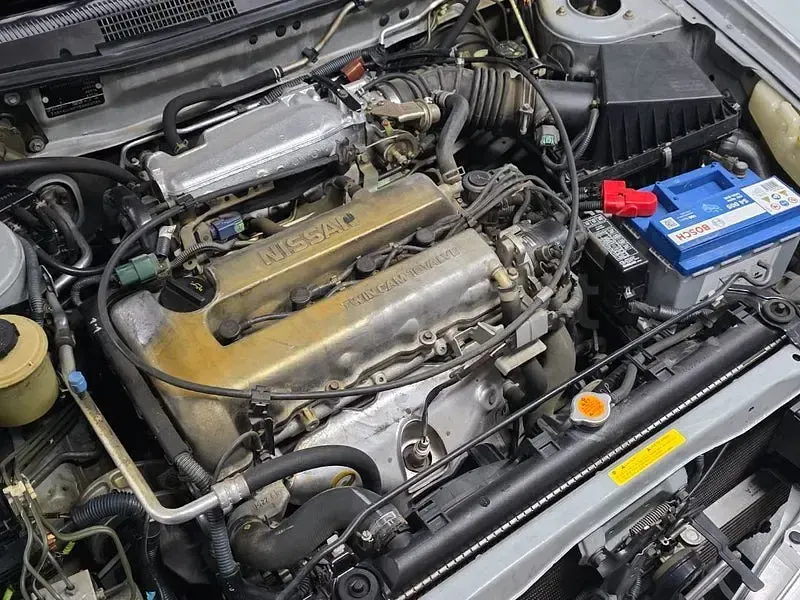 Usado Nissan Primera 140 CV (102 kW) 1999 Gris / plata Familiar