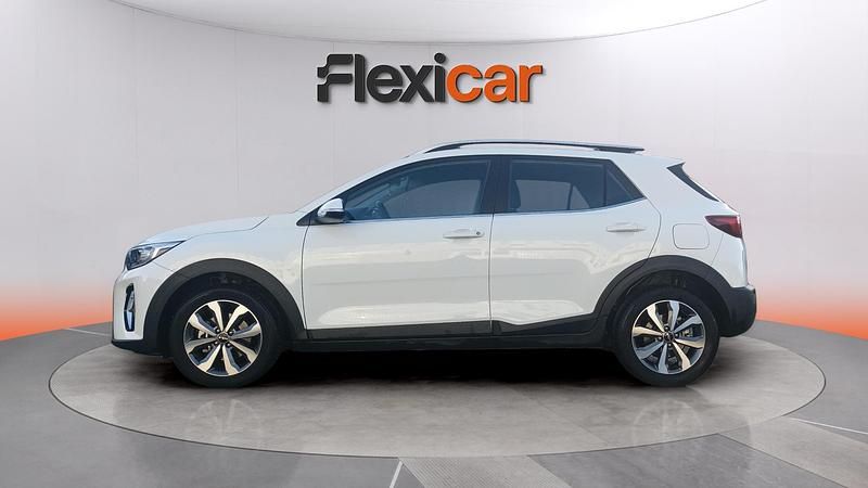 Usado Kia Stonic 120 CV (88 kW) 2022 Blanco SUV