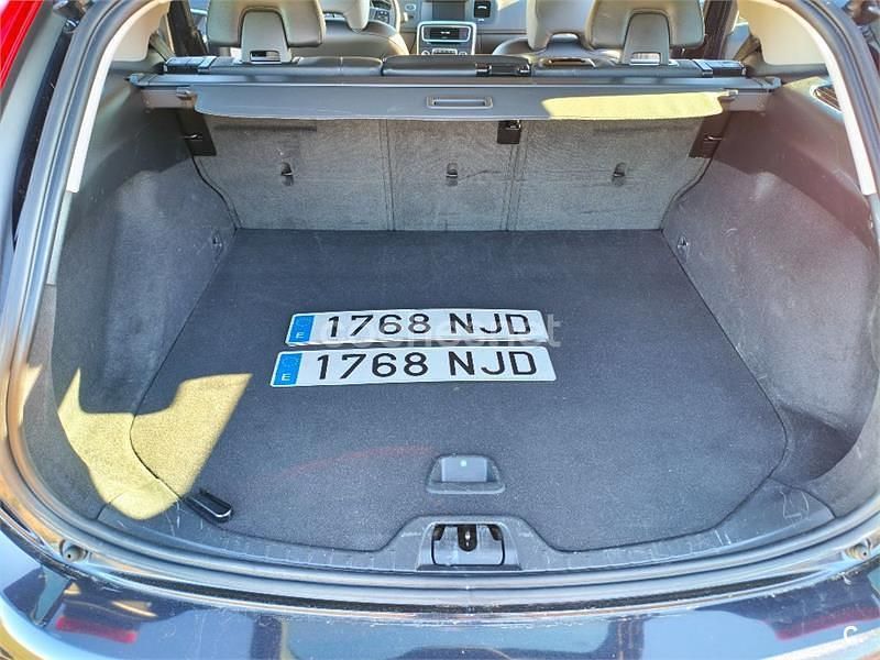 Usado Volvo V60 Kinetic 120 CV (88 kW) 2017 Azul Familiar