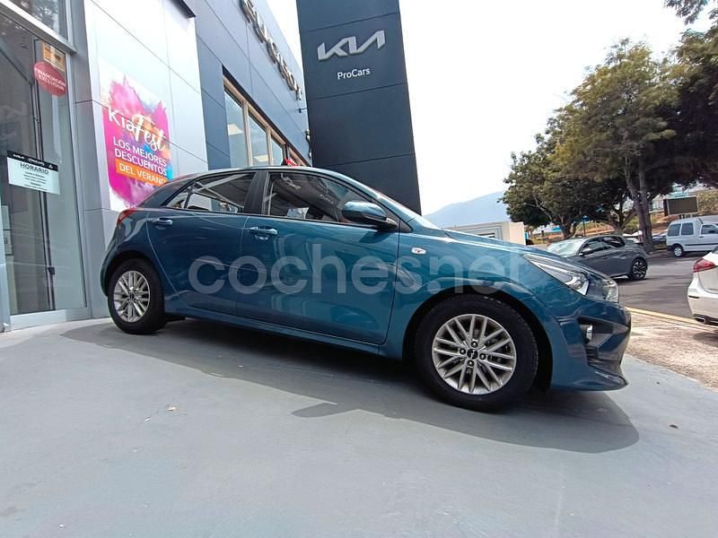 Usado Kia Rio 84 CV (61 kW) 2023 Azul Berlina