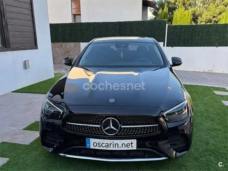 Usado Mercedes E300 306 CV (225 kW) 2021 Negro Berlina