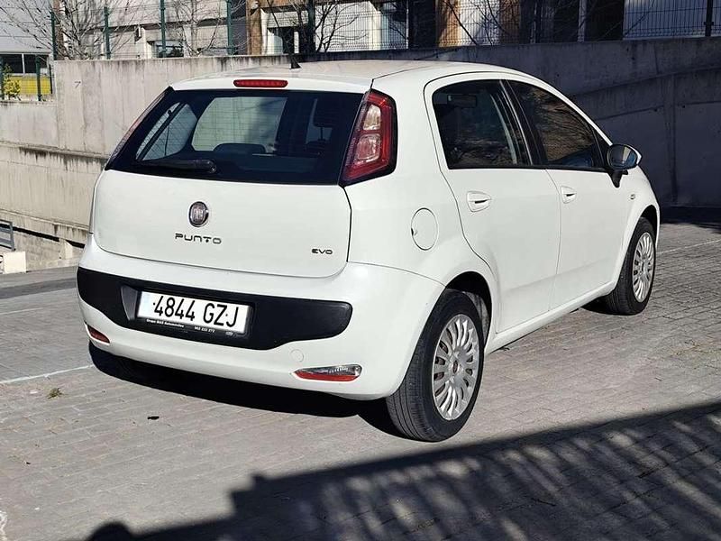 Usado Fiat Punto Active 60 CV (44 kW) 2010 Blanco Utilitario