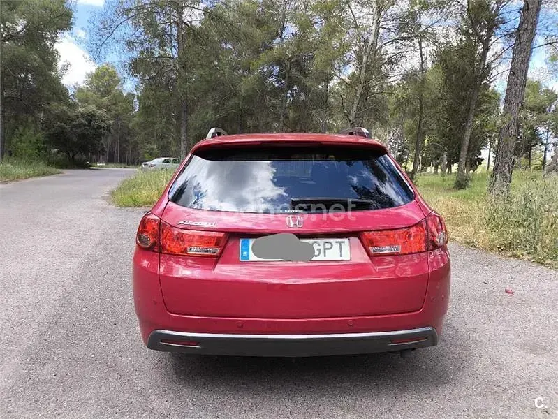 Usado Honda Accord Executive 150 CV (110 kW) 2009 Rojo Familiar