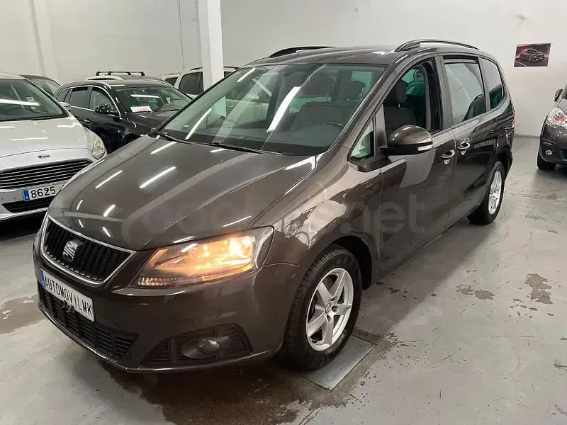 Usado Seat Alhambra Ecomotive 140 CV (102 kW) 2014 Marrón Monovolumen