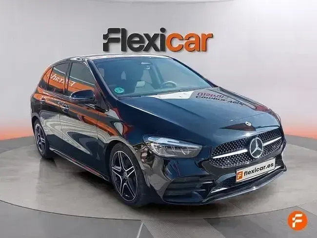 Usado Mercedes B200 150 CV (110 kW) 2023 Negro Utilitario