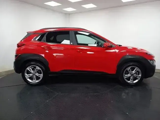Usado Hyundai Kona 121 CV (88 kW) 2022 Rojo SUV