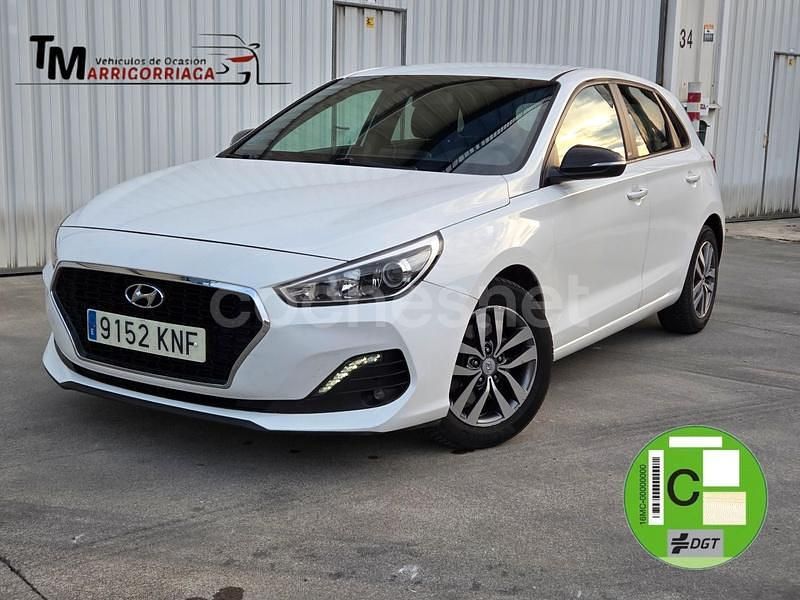 Usado Hyundai i30 GO! 120 CV (88 kW) 2018 Blanco Berlina