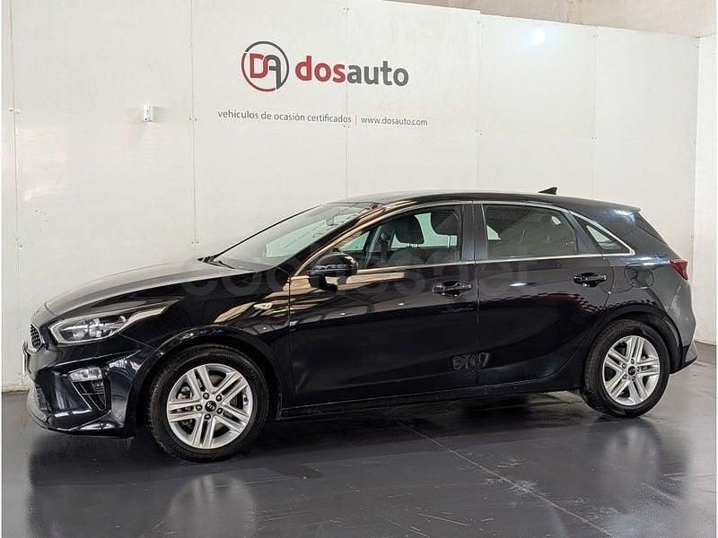 Usado Kia Ceed 140 CV (102 kW) 2020 Negro Utilitario