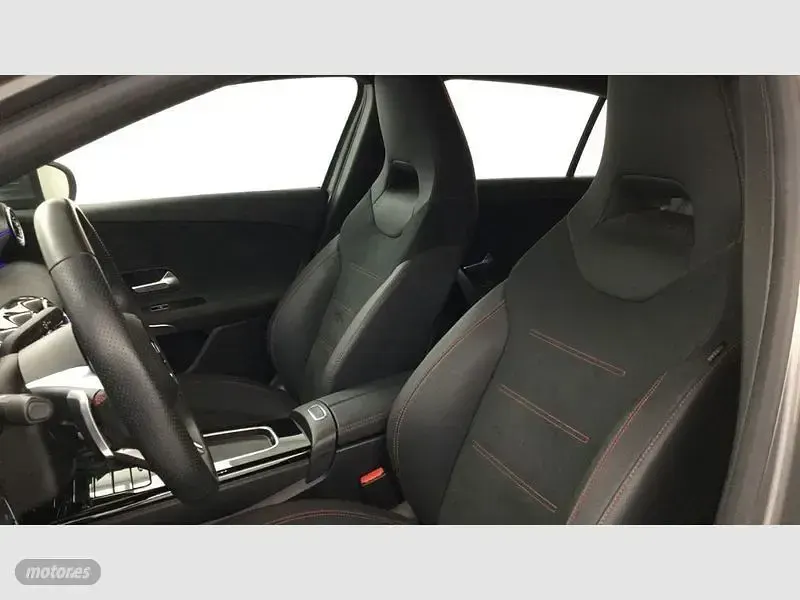 Usado Mercedes A200 163 CV (119 kW) 2025 Gris