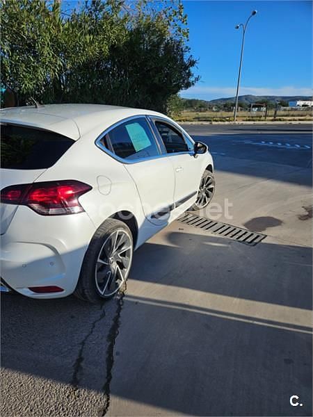 Usado Citroën DS4 163 CV (119 kW) 2011 Gris / plata Utilitario