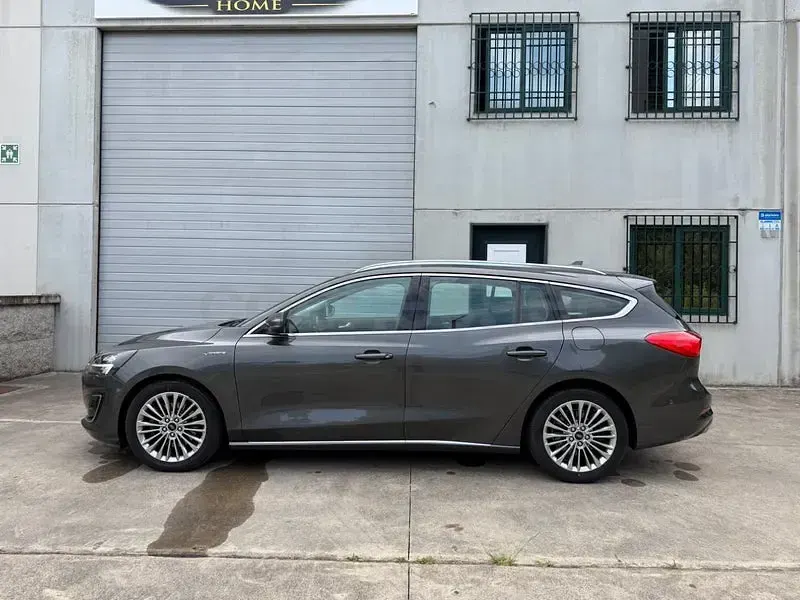 Usado Ford Focus ST-Line X 120 CV (88 kW) 2022 Gris / plata Berlina