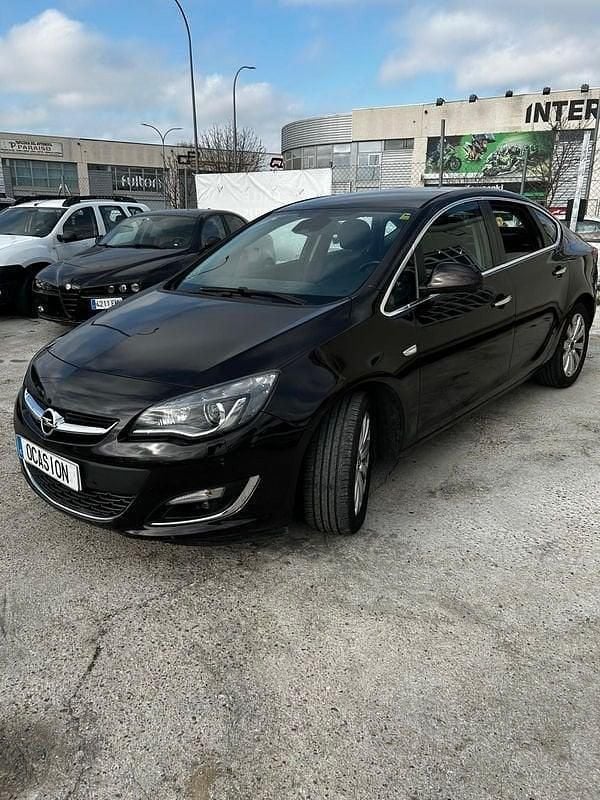 Usado Opel Astra Business 95 HP (69 kW) 2013 Preto Sedan