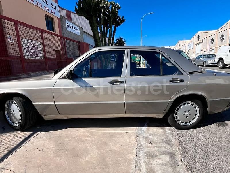 Beige Usado 1992 Mercedes 190 Berlina | 3500 € - Imagen 1/4
