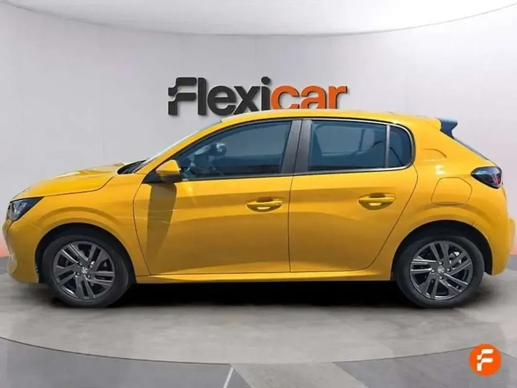 Usado Peugeot 208 Allure 101 CV (74 kW) 2021 Amarillo Utilitario