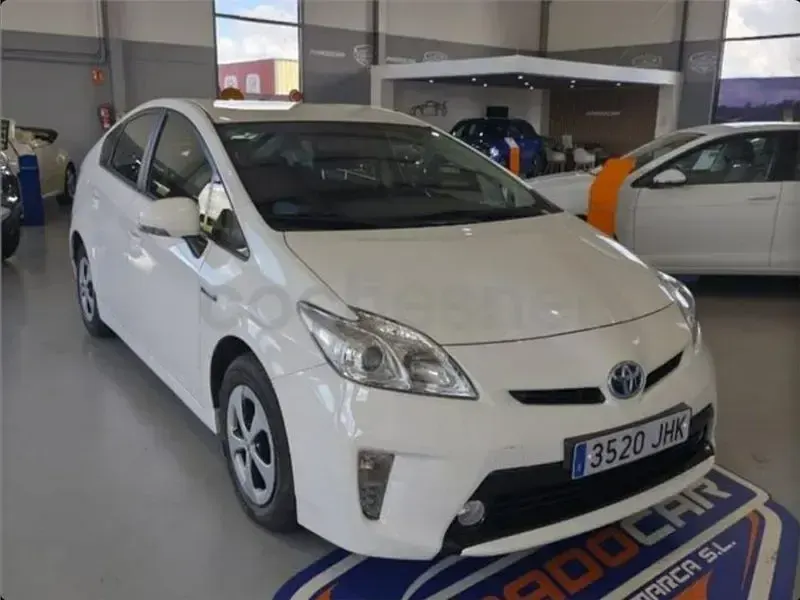 Usado Toyota Prius Advance 136 CV (100 kW) 2015 Blanco Berlina