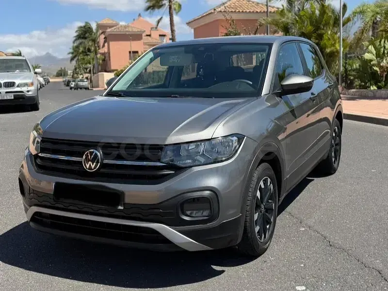 Usado VW T-Cross Advance 95 CV (69 kW) 2021 Gris / plata SUV