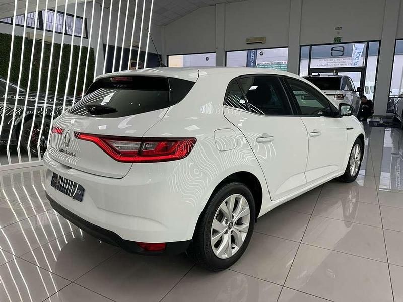 Usado Renault Mégane IV LIMITED 116 CV (85 kW) 2019 Blanco Utilitario