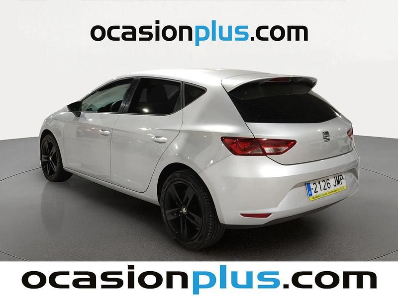 Usado Seat Leon Style 110 CV (80 kW) 2016 Gris plata Utilitario