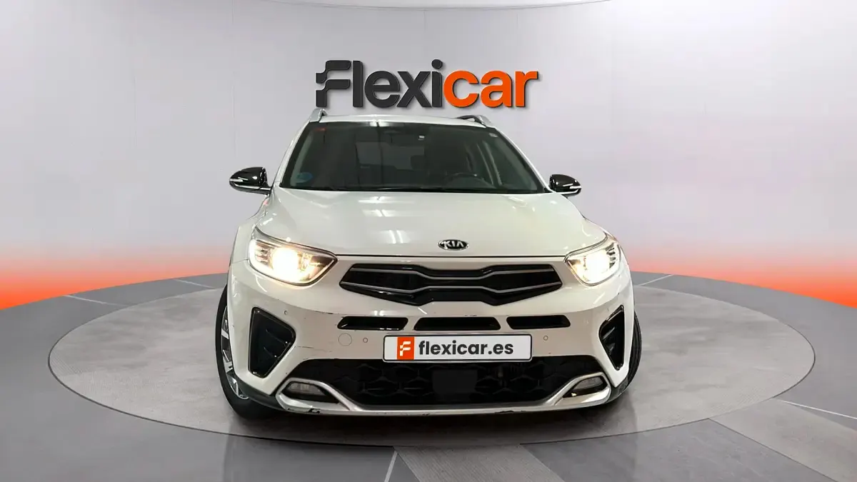Usado Kia Stonic GT-Line 120 CV (88 kW) 2021 Blanco SUV
