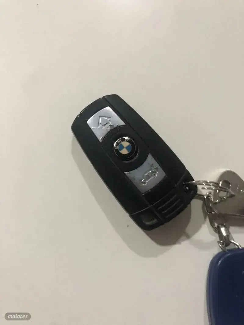 Usado BMW 320 177 CV (130 kW) 2008 Azul Familiar
