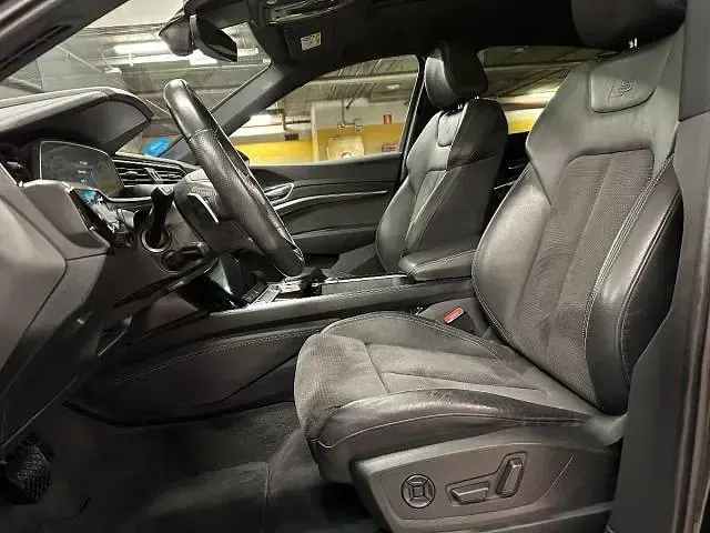 Usado Audi e-tron Sportback S-Line 230 kW (313 CV) 2020 Negro SUV