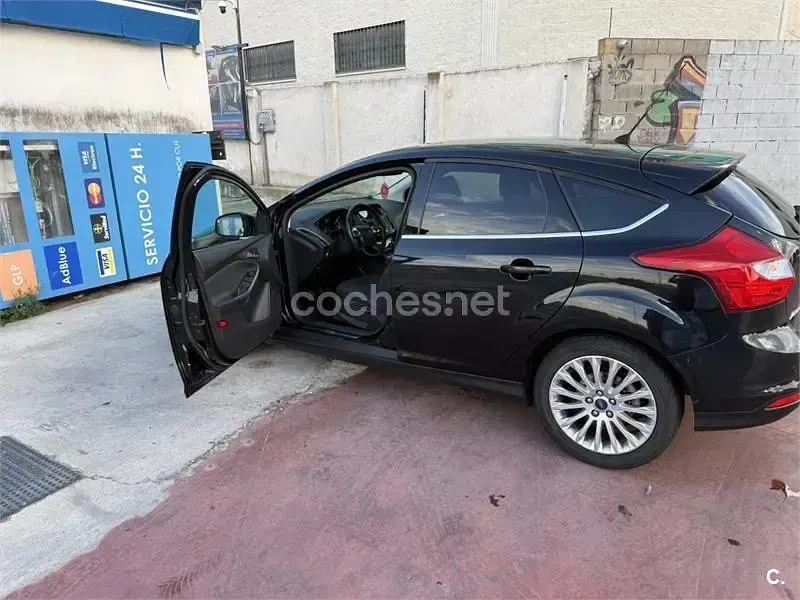 Usado Ford Focus Trend 150 CV (110 kW) 2011 Negro Berlina