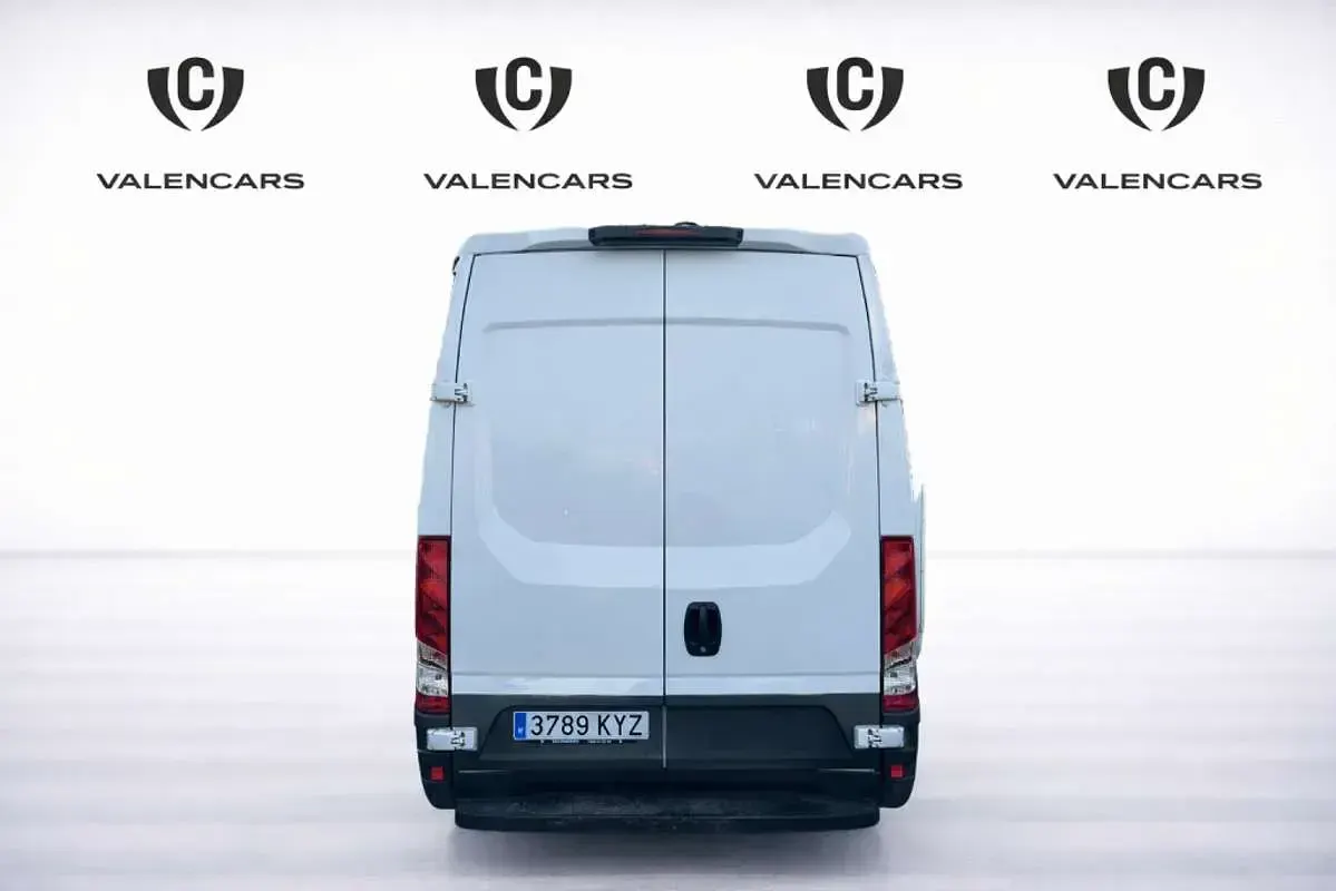 Usado Iveco Daily 136 CV (100 kW) 2019 Blanco Van
