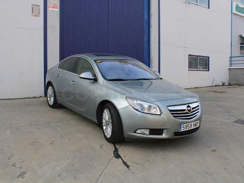 Usado Opel Insignia Selective 130 CV (95 kW) 2012 Gris / plata Berlina