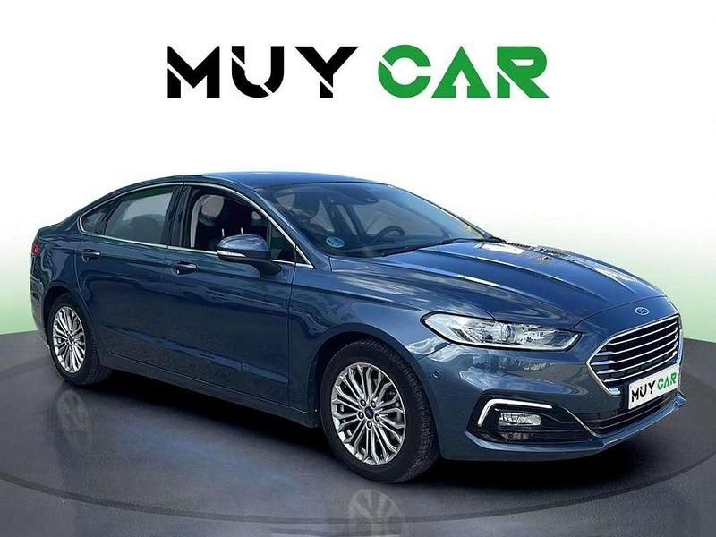 Usado Ford Mondeo Titanium 186 CV (136 kW) 2021 Azul Berlina