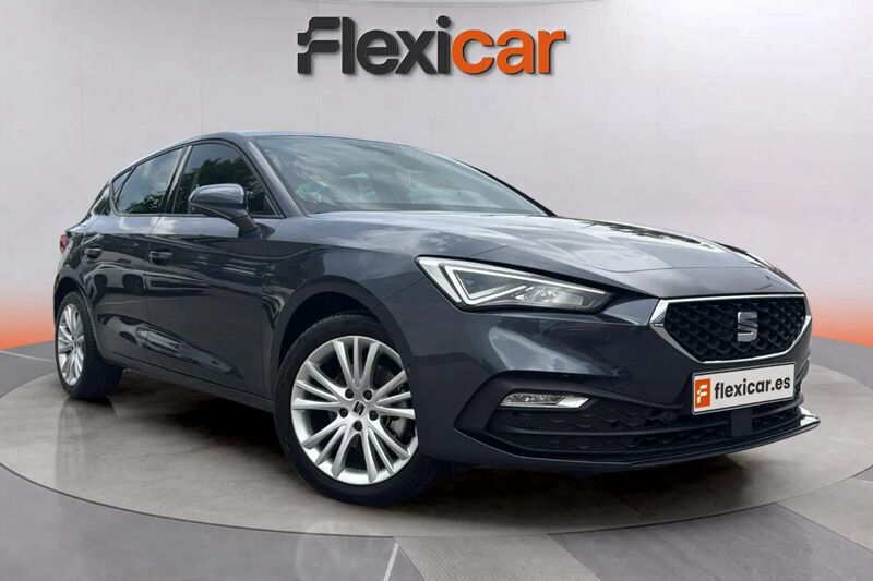 Gris Usado 2023 Seat Leon Style Berlina | 19.990 € (Super precio) - Imagen 1/4