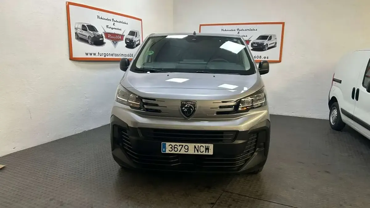 Usado Peugeot Expert 120 CV (88 kW) 2025 Gris Van