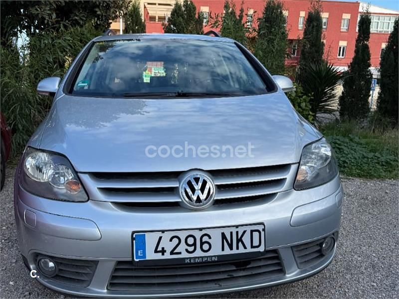Usado VW Golf Plus Cross Edition 122 CV (89 kW) 2008 Gris / plata Monovolumen