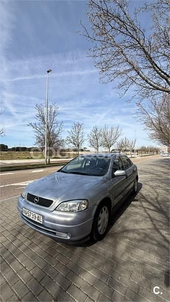 Usado Opel Astra Comfort 75 CV (55 kW) 2000 Gris / plata Berlina