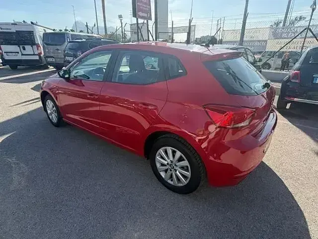 Usado Seat Ibiza Style 110 CV (80 kW) 2021 Rojo Utilitario