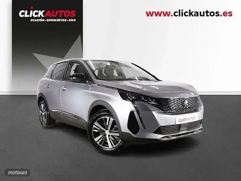Usado Peugeot 3008 Active 130 CV (95 kW) 2023 Gris SUV