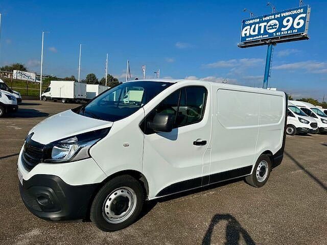 Usado Renault Trafic 120 CV (88 kW) 2021 Blanco Monovolumen