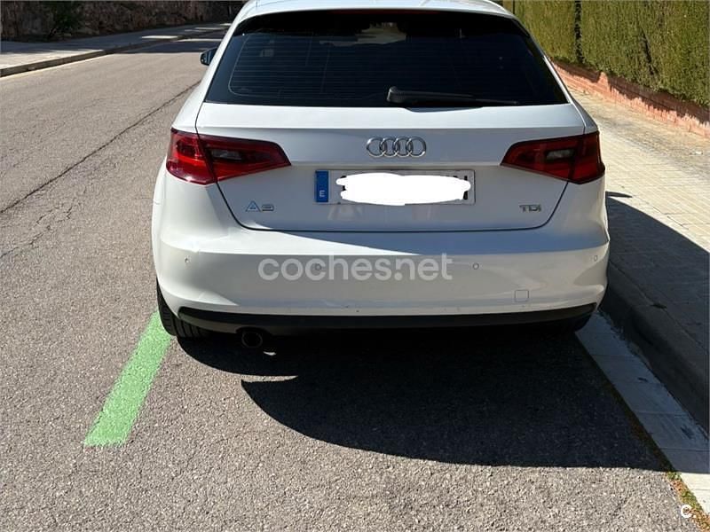 Usado Audi A3 Attraction 105 CV (77 kW) 2014 Blanco Berlina