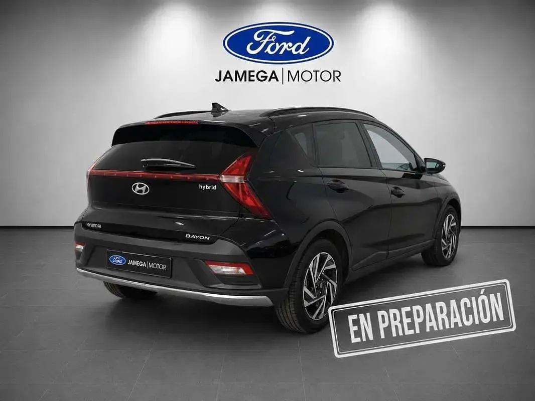 Usado Hyundai Bayon 99 CV (72 kW) 2024 Negro SUV