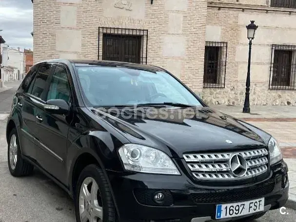 Usado Mercedes ML320 224 CV (164 kW) 2007 Negro SUV