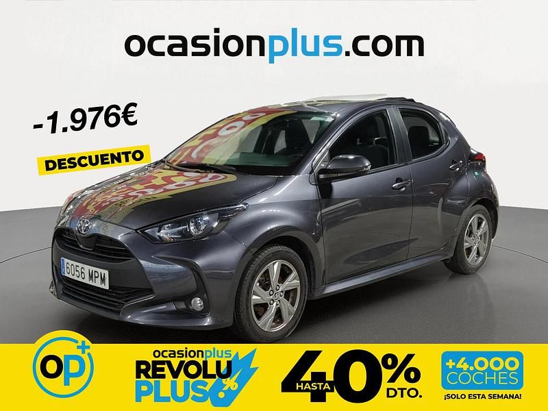 Usado Toyota Yaris Hybrid Active 116 CV (85 kW) 2024 Gris Berlina