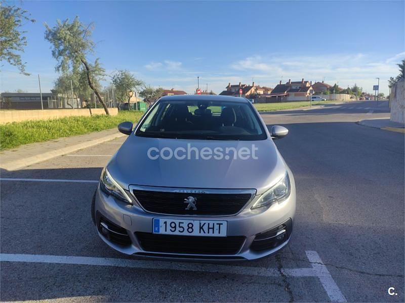 Gris / plata Usado 2018 Peugeot 308 Access Berlina | 7700 € (Buen precio) - Imagen 1/4