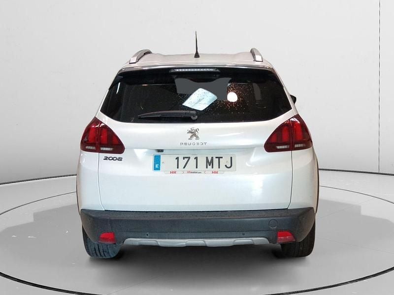 Usado Peugeot 2008 Allure 131 CV (96 kW) 2019 Blanco SUV