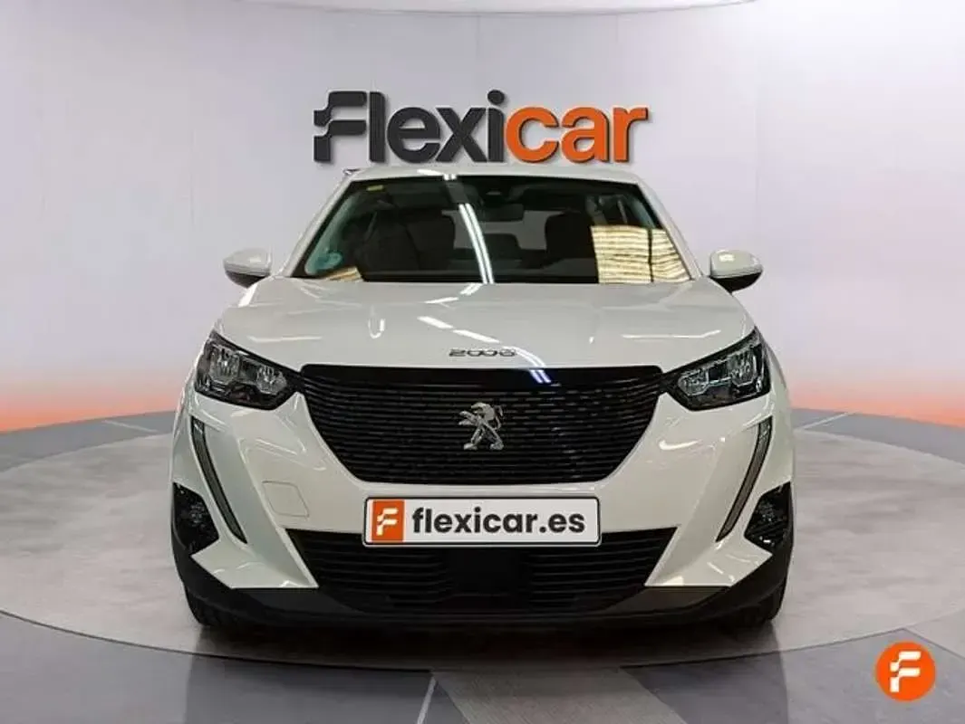 Usado Peugeot 2008 Active 101 CV (74 kW) 2020 Blanco SUV